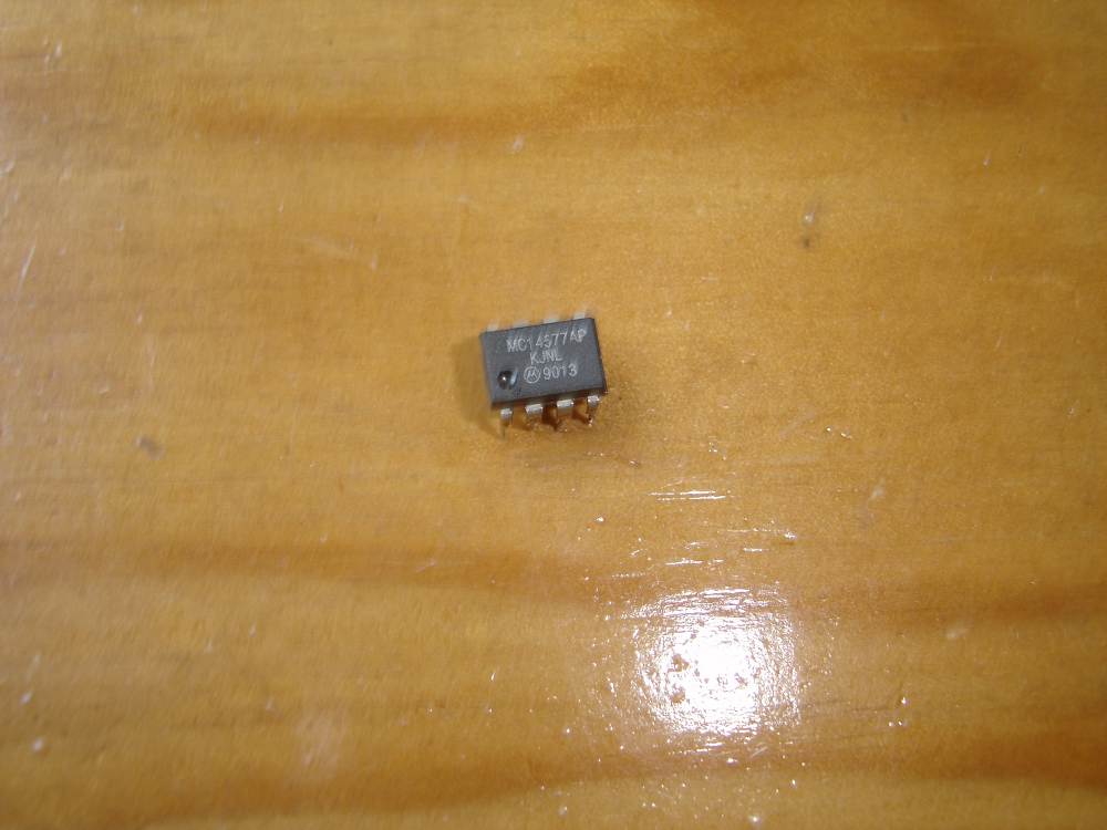 Circuit Intégré MC14027BCP - Puce électronique Neuve Sous Emballage